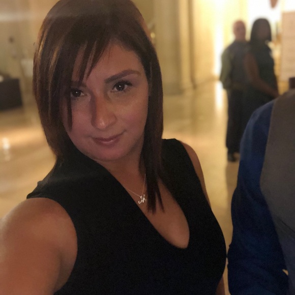 Meet your Posher, Melissa - Picture 2 of 2